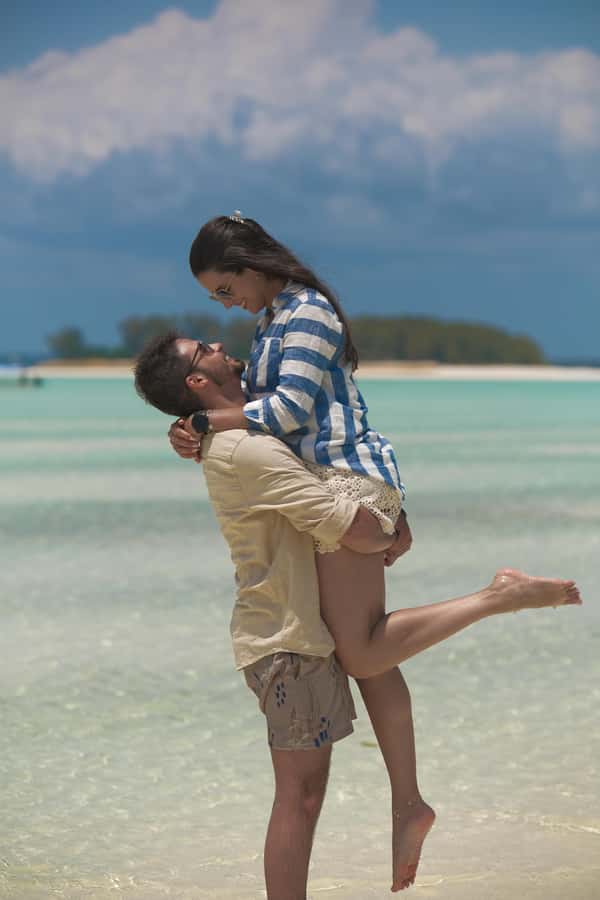 Zanzibar: Kendwa Beach Professional Photoshoot - What to wear for bright beach light