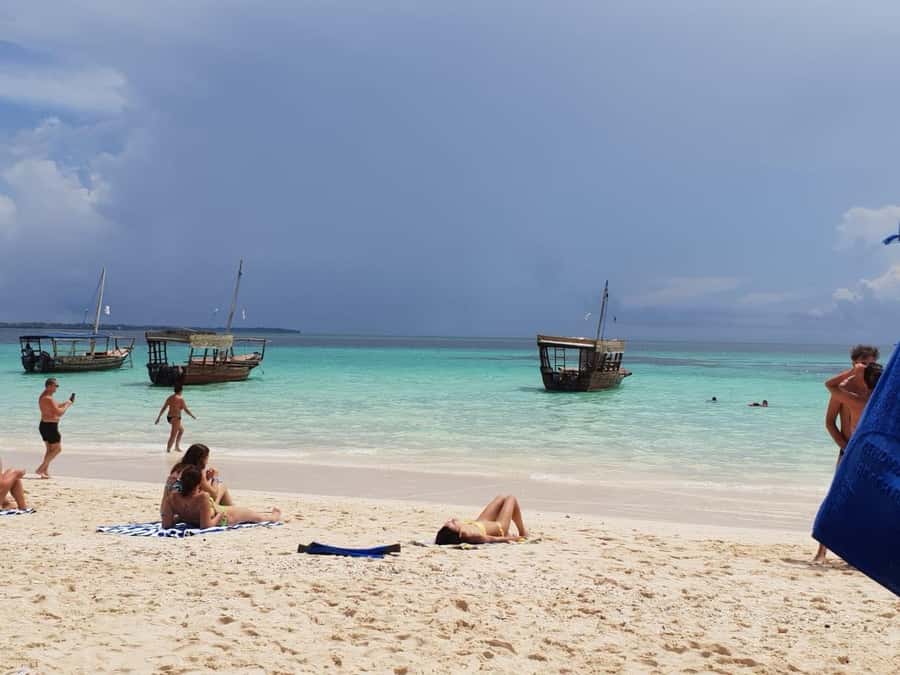 Zanzibar: Nakupenda Sandbank and Prison Island Tour & Lunch - Seafood lunch served on the sand