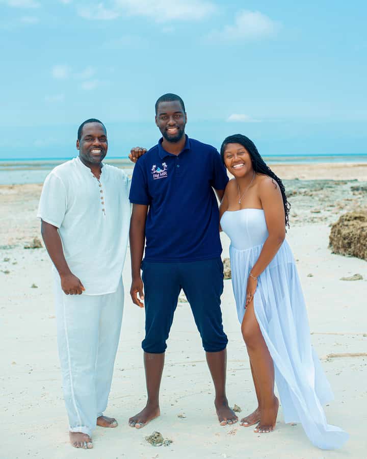 Zanzibar: Nakupenda Sandbank & Prison Island Trip with Lunch - Guide quality and group size