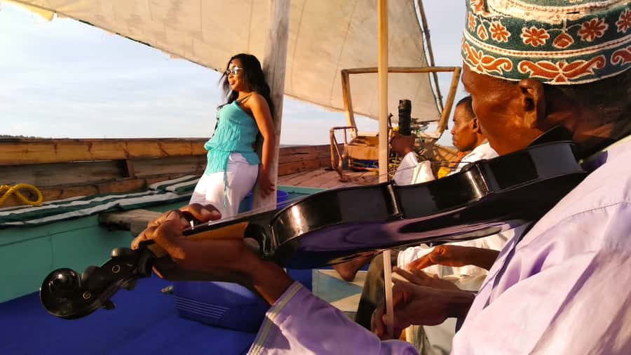 Zanzibar: Prison Island Tour with Lunch on the Sandbank - What the $99 price really covers