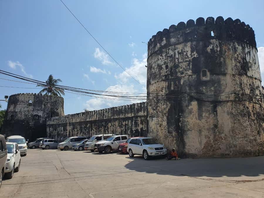 Zanzibar: Private walking tour in stone town - House of Wonders and Palace Museum
