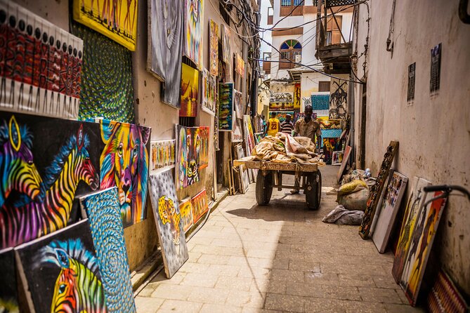Zanzibar Stone Town Highlight walking tour - Darajani Market is the most useful stop