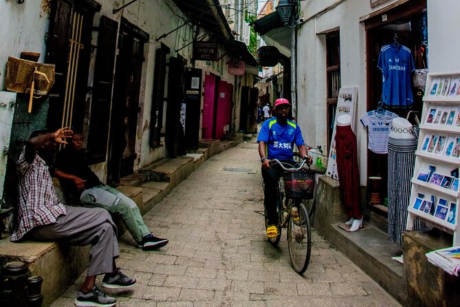 Zanzibar Stone Town Private Walking Tour - Forodhani Gardens and the Seafront Beginning