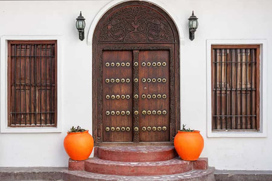 Zanzibar: Stone Town Walking Tour with Guide - What the guides add to the walk