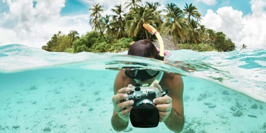 Zanzibar : Swim with dolphin + Snorkel mnemba coral Reef - The 45-minute ride from Nungwi to Mnemba
